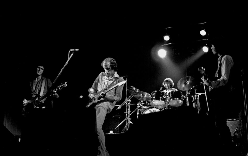 La formazione originale dei Dire Straits nel 1978, durante un concerto ad Amburgo.